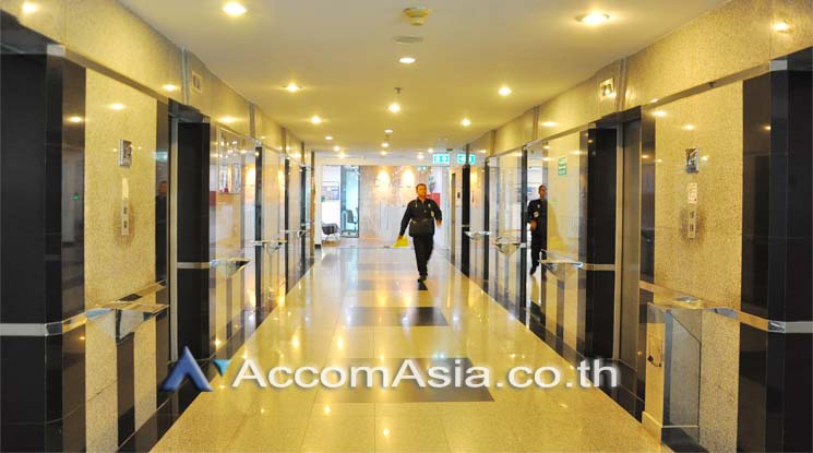 6  Office Space For Rent in Pattanakarn ,Bangkok ARL Ramkhamhaeng at UM Tower AA11780